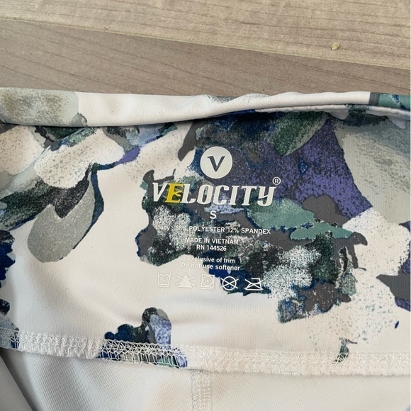Velocity White And Blue Floral Print Active Wear Leggings- Size Small - Picture 7 of 11